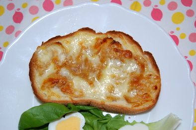 ✿ハニーなコーンフレーク＆チーズトーストの写真