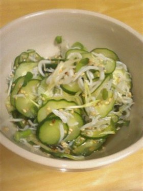 味付け簡単☆ジャコとワカメの酢の物