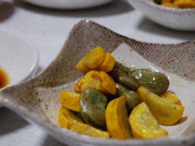 空豆とズッキーニのピリ辛マヨ炒めの写真