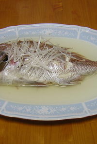 清湯清蒸魚（蒸し魚の澄ましスープかけ）
