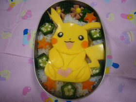 キャラ弁 ピカチュウのカレー弁当
