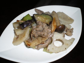 ささっと!牛肉と蓮根のナンプラー炒め♪