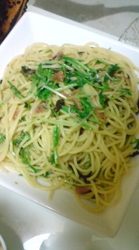 ボール一つで簡単!!梅と水菜のパスタ