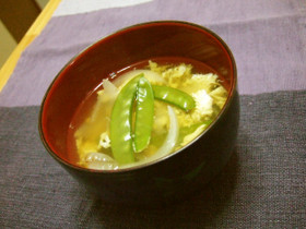 簡単☆さやえんどう(絹さや)のかき玉汁