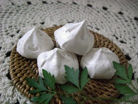 卵白消費に✽いちごのメレンゲ✽