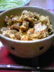 納豆タマゴ丼の写真