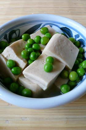 グリーンピースと高野豆腐のふっくら煮