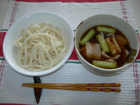 ♫豚肉と焦がしネギのつけうどん♫