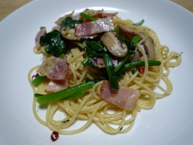 いい香り~!ほうれん草とベーコンのパスタ