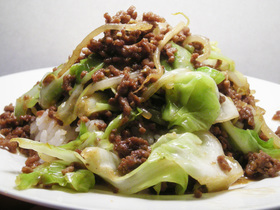 ひき肉♡キャベツ♡こってり丼