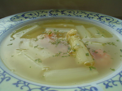 ホワイトアスパラガスのスープの写真