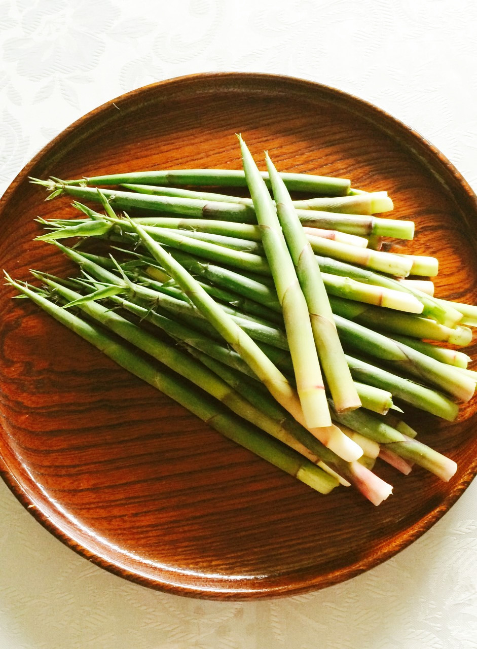 姫竹 根曲がり竹 の下処理とゆで方 レシピ 作り方 By えりべえ クックパッド 簡単おいしいみんなのレシピが354万品