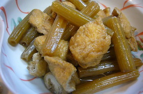 ふきと油揚げの煮物