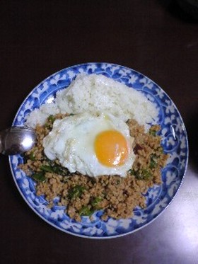 簡単材料モンスーンカフェのガパオ炒めご飯