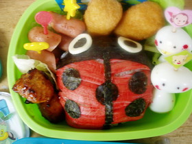 超簡単!初心者のキャラ弁*てんとう虫