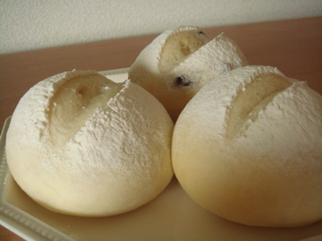 ふわふわ白パン生地の豆パン アレンジ可能の画像