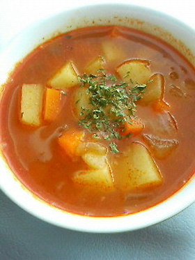 煮込むだけ!簡単うまいミネストローネ!