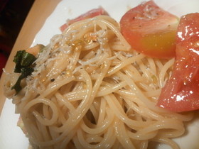 トマトとしらすの冷製パスタ