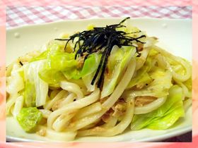 キャベツとツナのさっぱり焼きうどん