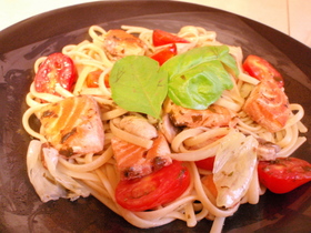 フレッシュバジルとサーモンのパスタ☆