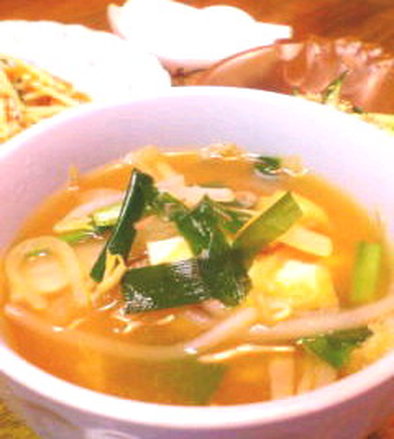 キムチ鍋の残り汁でキムチ風味スープの写真