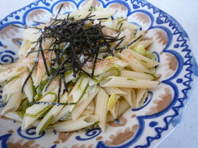 簡単あっさり♪めかぶとキャベツのパスタ