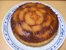 キャラメルとりんごのケーキ