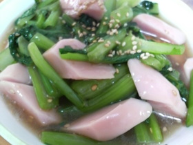 小松菜と魚肉ソーセージのオイスター炒め