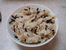 ひじきとじゃこの混ぜご飯♪