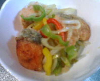 塩鮭とシャキシャキお野菜の彩りマリネ♪の写真