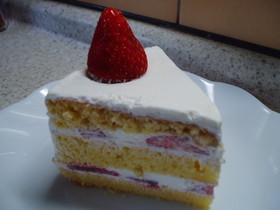 ♪しっとり3段、苺のショートケーキ♪