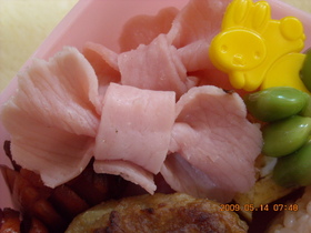 お弁当に♡フリフリリボンのハム