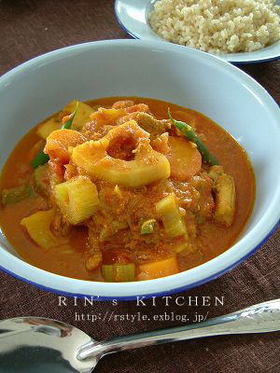 たっぷり野菜とチキンのインドカレー☆