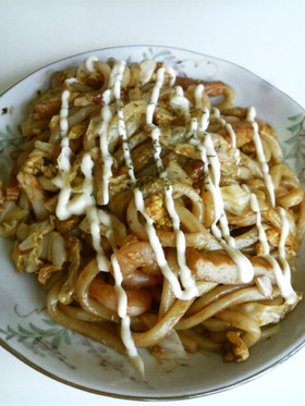 私のお昼ご飯!手抜き焼きうどん☆⌒v⌒