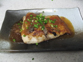 いなだのムニエル玉ねぎソースがけ