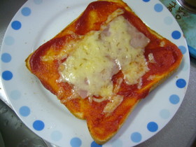 朝食に!ちゃちゃっとピザパン☆