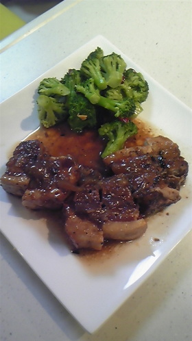お肉トロトロ★豚バラ肉の赤ワイン煮込み