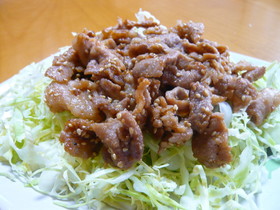 野菜もガッツリ!!豚こまゴマみそ炒め☆