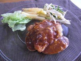 チーズとろけるソースのチキンカツ
