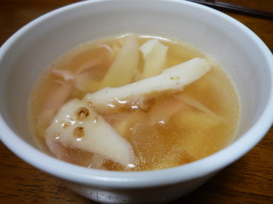 ちくわ・ベーコン・たまねぎの簡単スープの写真