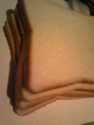 サンドイッチ用のパンの写真