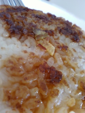 ネギ油にしただけで絶品!焼きおにぎり