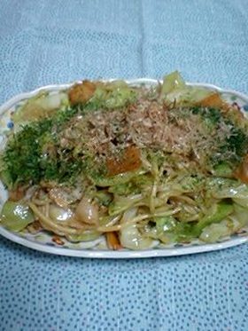 お好みソースで焼きそば