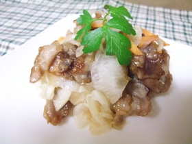 豚肉のオニオンスライス和え