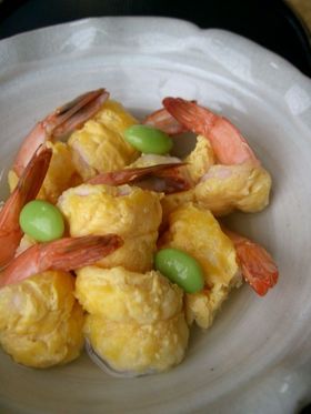 ☆お弁当に上品な味 ♡ 海老の黄身煮☆