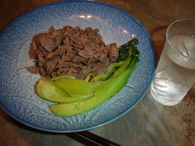 青梗菜と牛肉にウェイパー炒め☆