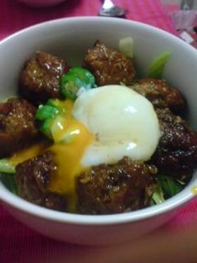 カフェめし☆つくね丼の温たまのせ