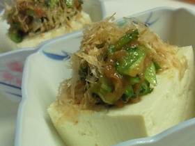 豆腐のゴーヤ梅おかかのせ