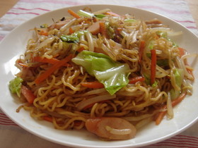 即席ラーメンで!?簡単☆味噌味焼きそば♪