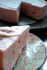 卵白消費☆ふわふわレア苺ヨーグルトケーキ